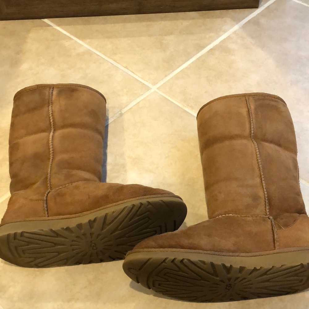 Ugg Boots - image 5